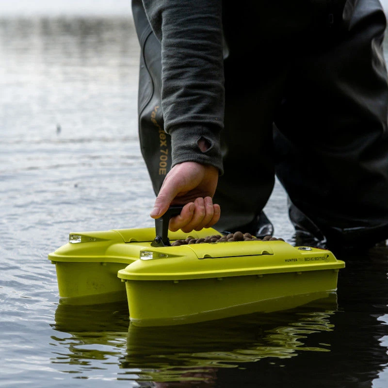 Ridge Monkey Hunter 750 Bait Boat Hi-Viz